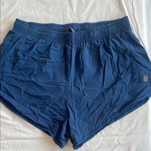 Oiselle Flyout Shorts - Size 6